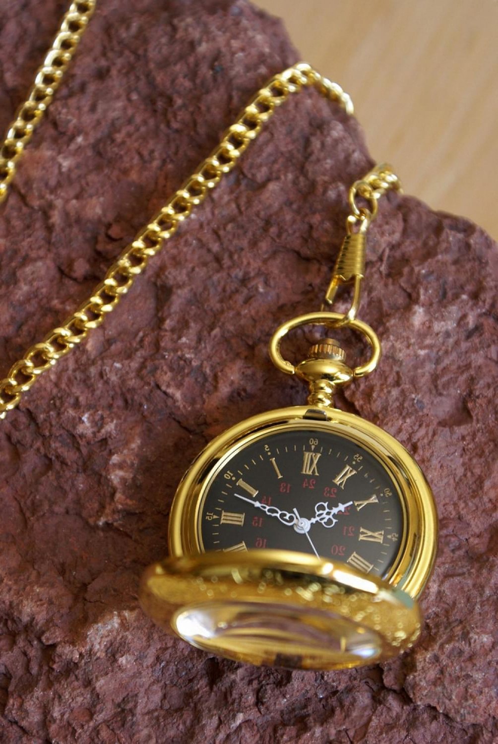 Italian vs Swiss Watch Winder Mechanisms: Which One Suits Collectors in the UAE?